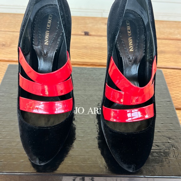 Giorgio Armani XGDN18 Black Velvet and Red Patent High Heel Shoes Size EU 37 - Picture 2 of 8